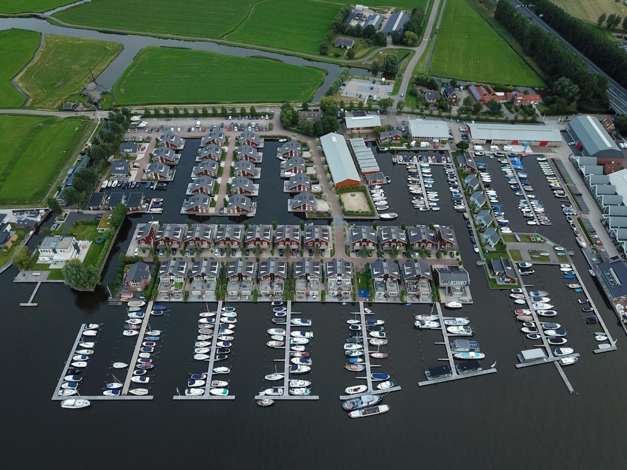 Tidy With Dishwasher Close To Amsterdam Apartamento *